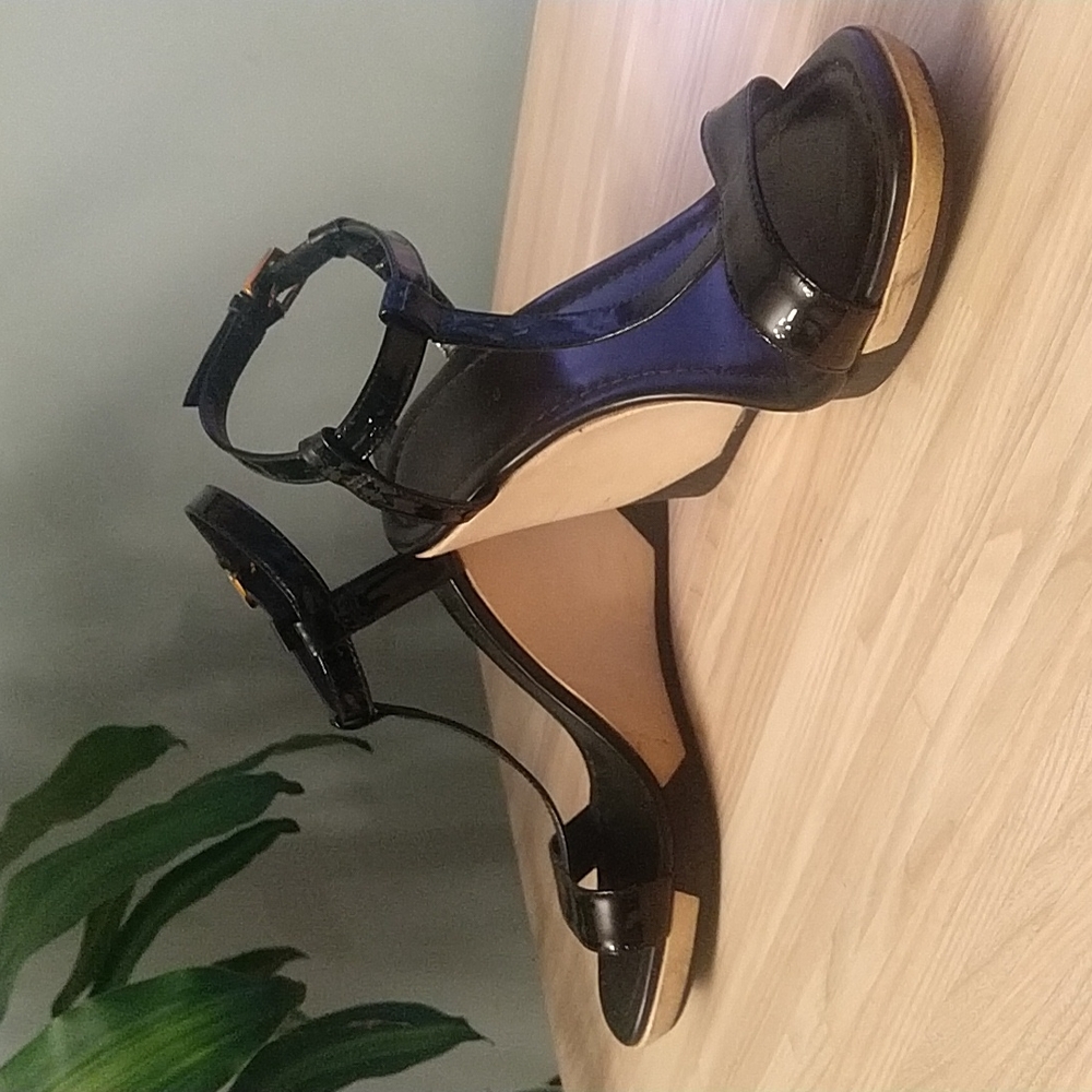 Kate Spade New York black patent leather t-strap wooden wedge sandal, size 7